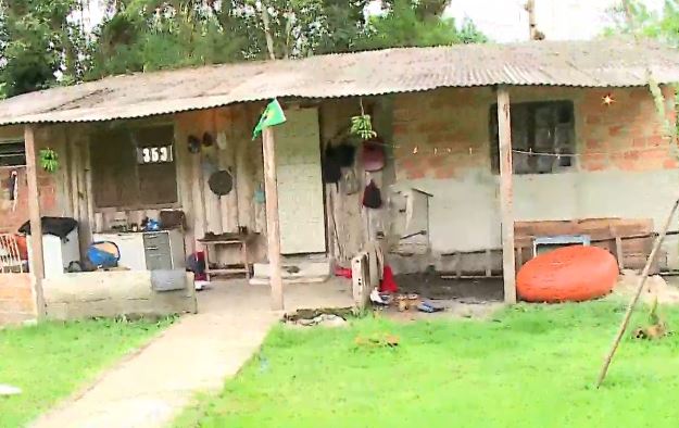 crianca-levada-criminoso-nao-sabe-familia-executada-paranagua