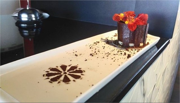 comer-bem-em-curitiba-confeitaria-curitibana-doces-inspirados-em-pontos-turísticos_Floreira-da-Rua-XV