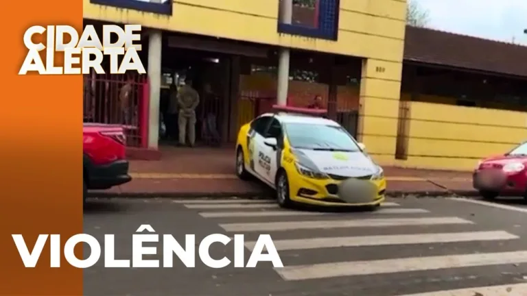 Dois estudantes foram esfaqueados, durante briga dentro de banheiro de colégio