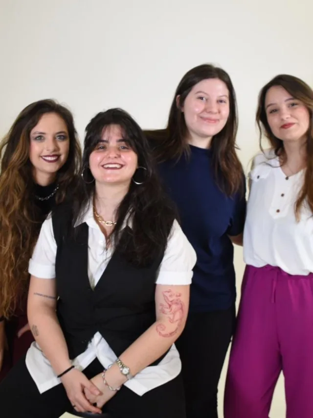 Alunas universitárias lançam livro sobre imigração em Curitiba; confira