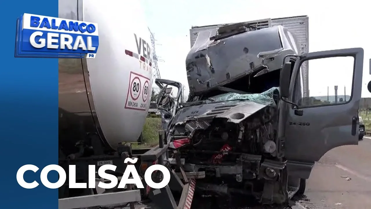 Acidente em Marialva: caminhão colide com carreta deixando motorista preso nas ferragens