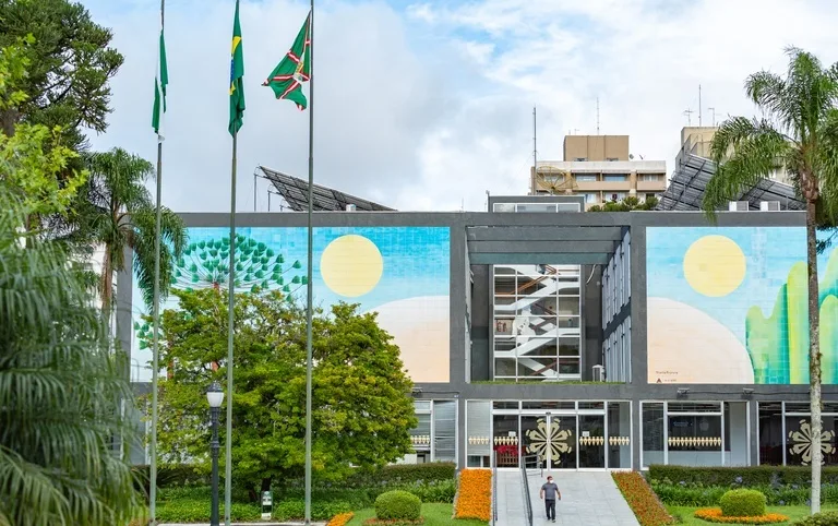 Prefeitos eleitos no PR iniciam definição de secretários; veja no RIC Notícias Opinião