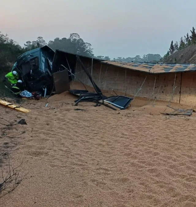 Acidente na BR-373 causa interdição parcial da rodovia em Tibagi