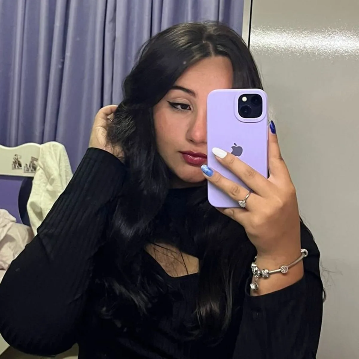 Maria Paula estava em uma moto e não resistiu após ser atingida por carro; motorista fugiu