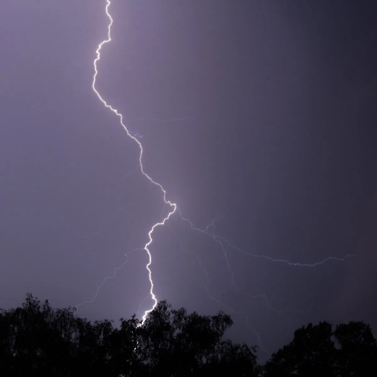 Especialista dá dicas de como se proteger dos raios