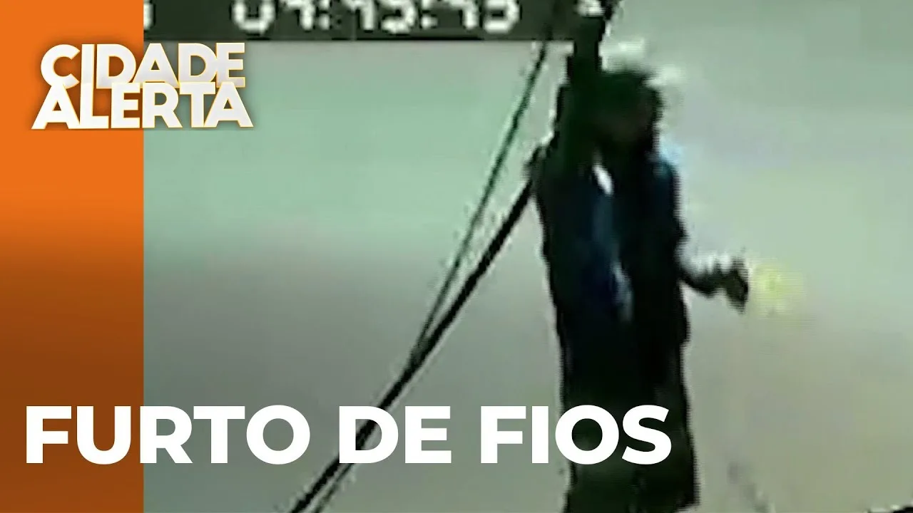 Câmeras de segurança registram ação de ladrão roubando fios em Mandaguari
