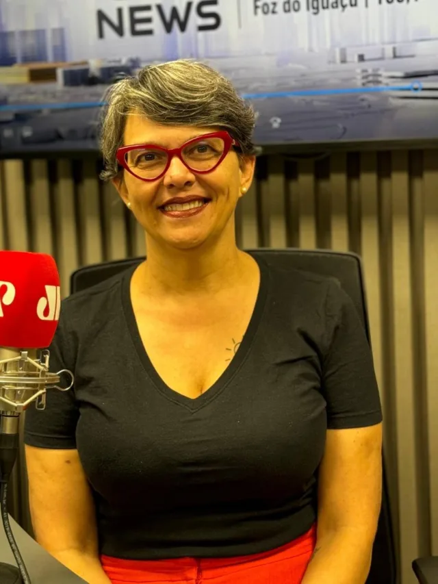 Professora Lilliam (PT) defende reorganização de funcionários da saúde em Cascavel