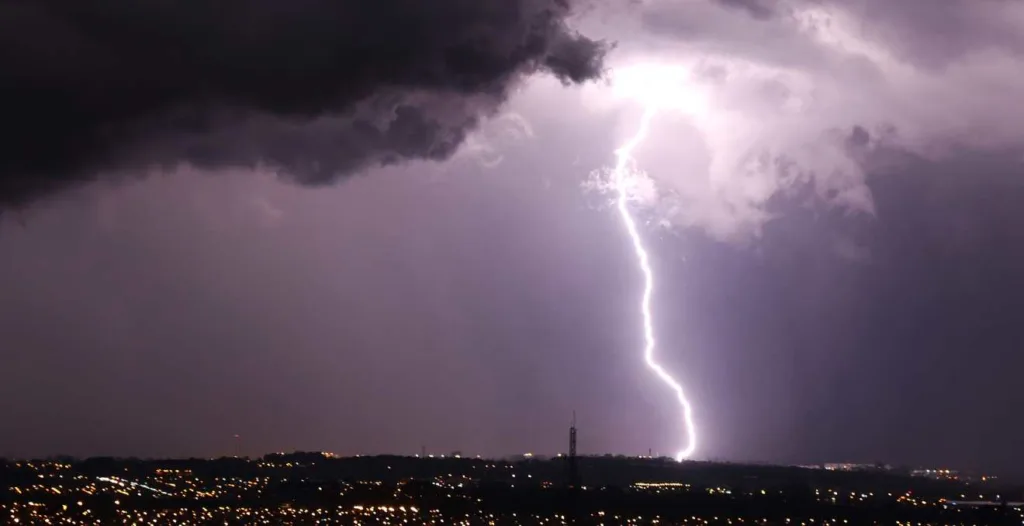 A maioria das regiões do estado pode ser atingida por fortes chuvas ao longo do dia, segundo o ClimaTempo.