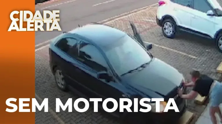 Mulher é atropelada pelo próprio carro, fica prensada e tem fratura grave; ninguém dirigia o carro