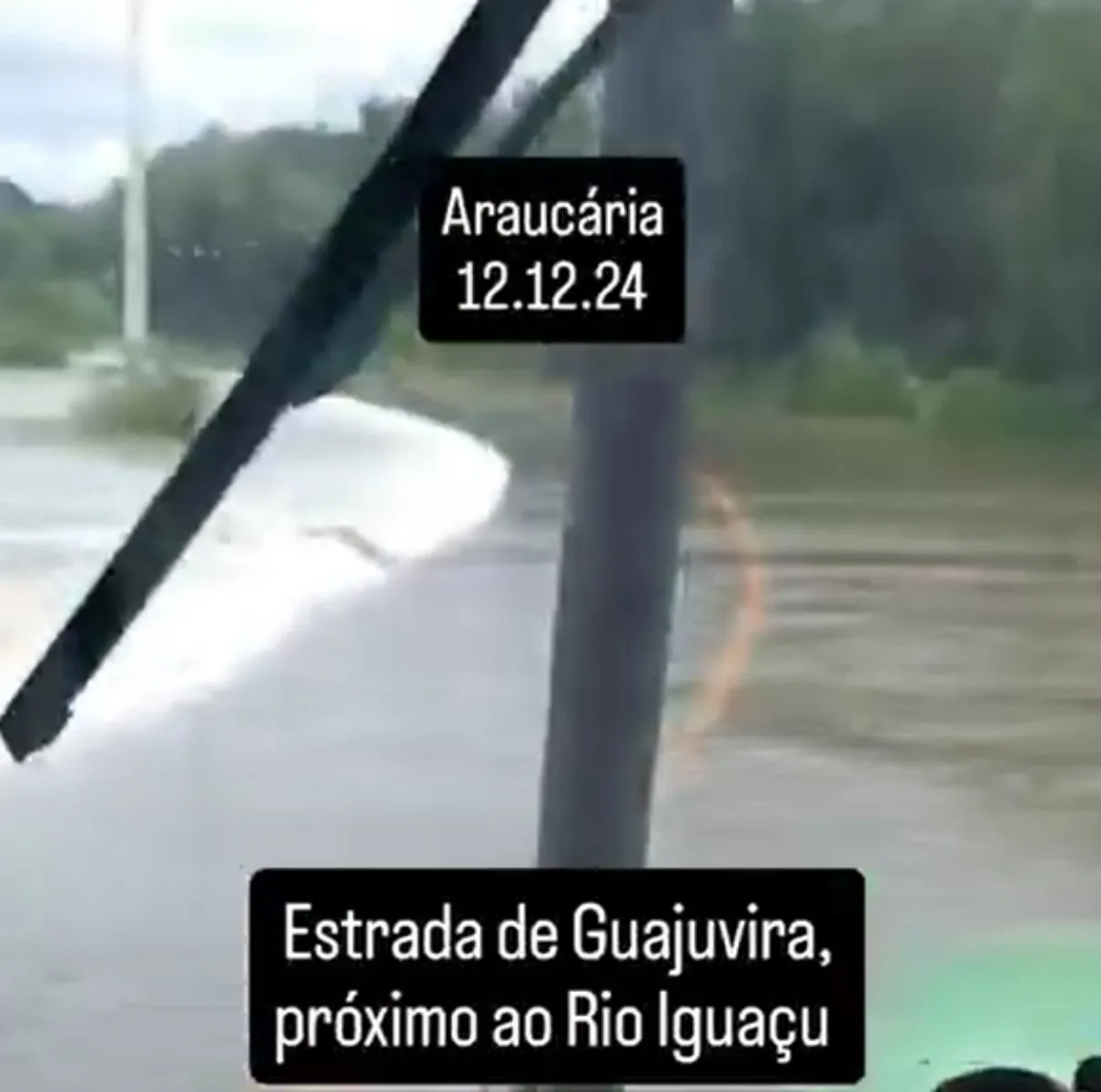 Morte de avós e neto no PR: vídeos mostram local onde carro foi arrastado por rio