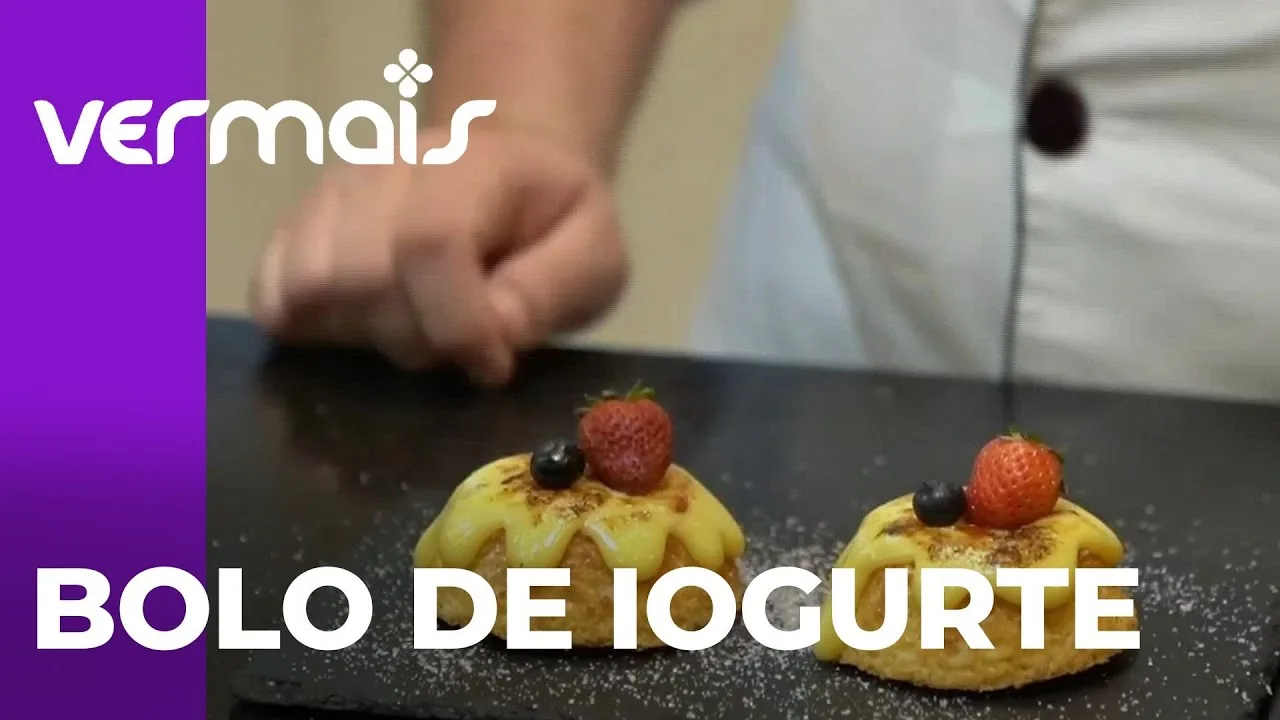 Receita de bolo de iogurte simples e delicioso