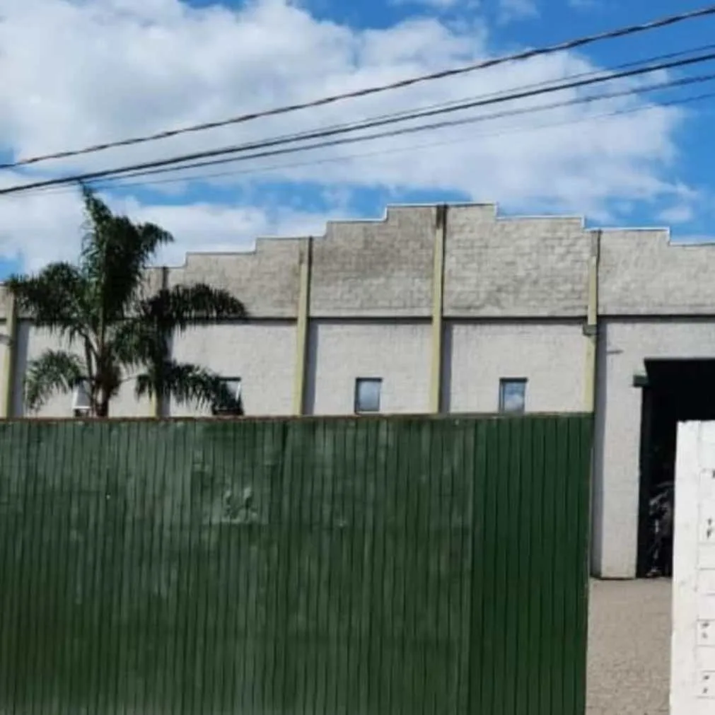 Trabalhador morre após telhado de barracão desabar em empresa no Paraná