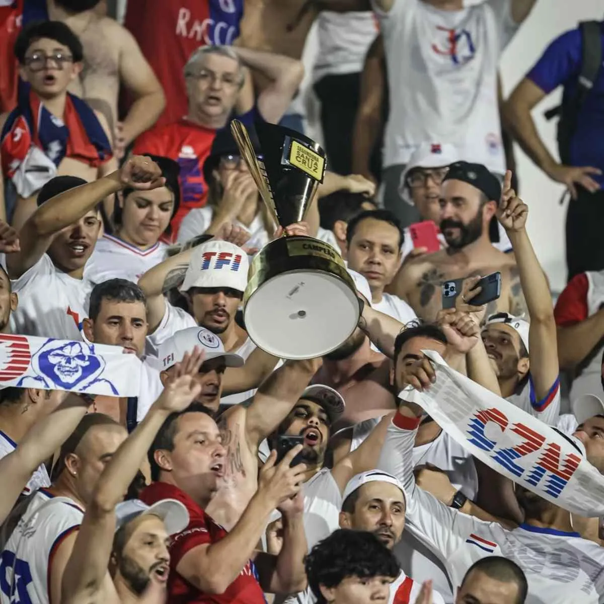 Torcida do Paraná esgota ingressos de visitante de estreia contra Athletico