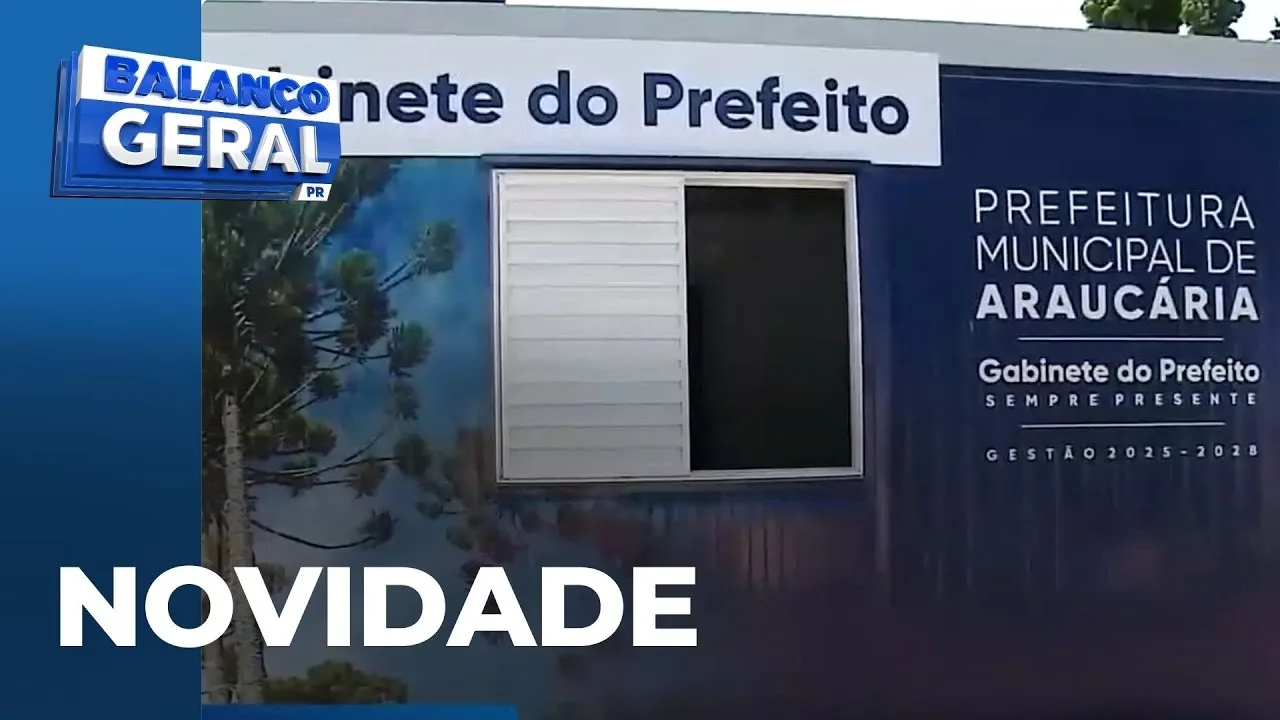 Prefeito de Araucária trabalha dentro de contêiner montado em estacionamento de hospital