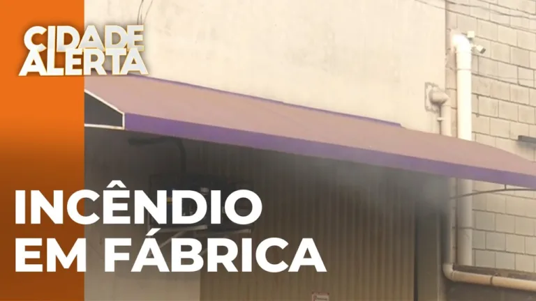 Fábrica de ração pega fogo na Zona Leste de Londrina