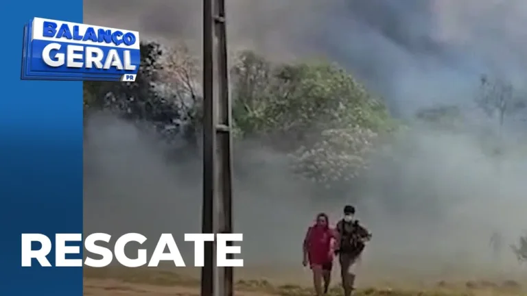 Casal é resgatado do meio do fogo e da fumaça e chácara vira cinzas na Zona Leste