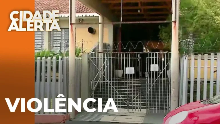 Estudante é agredido na saída de uma escola; pais temem que uma tragédia possa acontecer