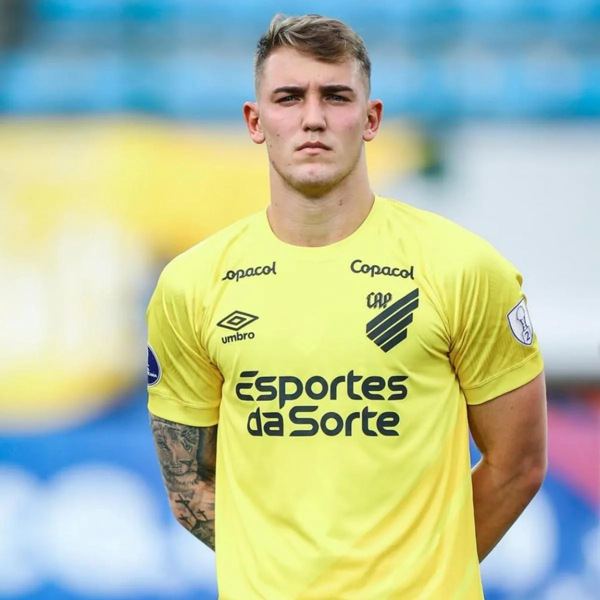 Athletico aceita oferta do Botafogo por Léo Linck