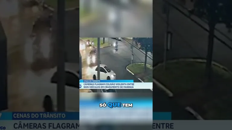Colisão violenta entre dois carro, em cruzamento de Maringá, foi flagrada por câmeras
