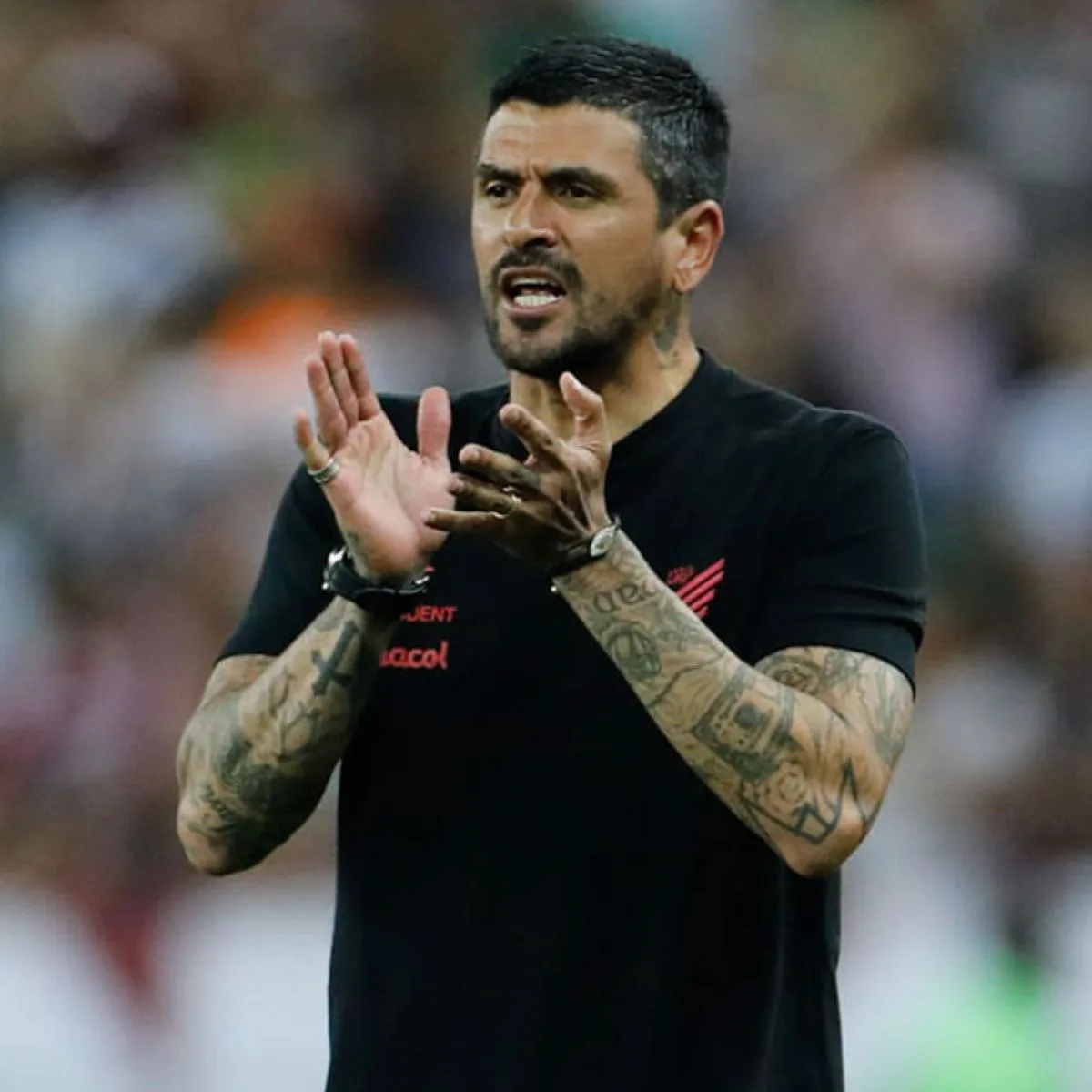 Lucho González muda escalação para Athletico x Cruzeiro