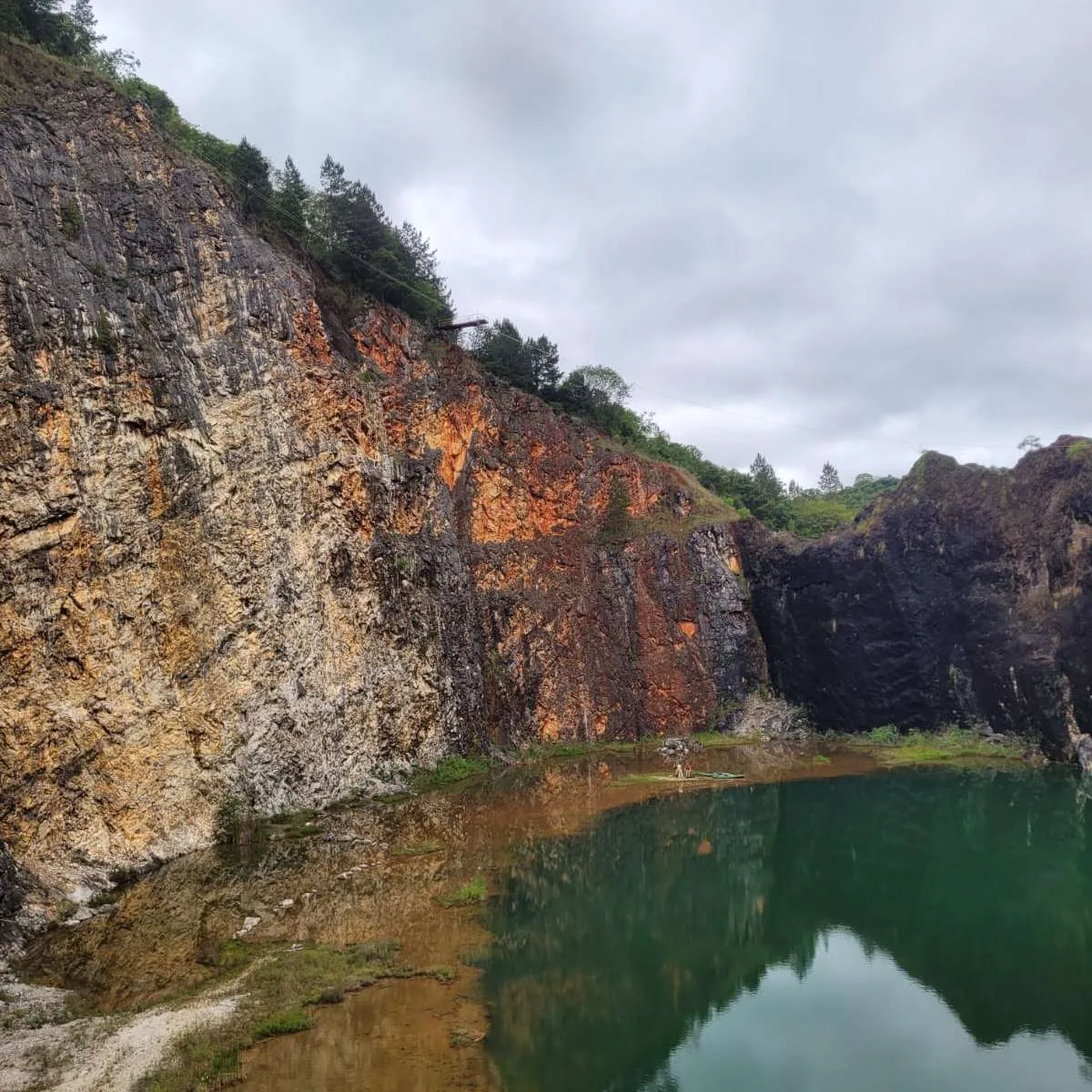 Turista morre durante prática de bungee jump em Campo Magro