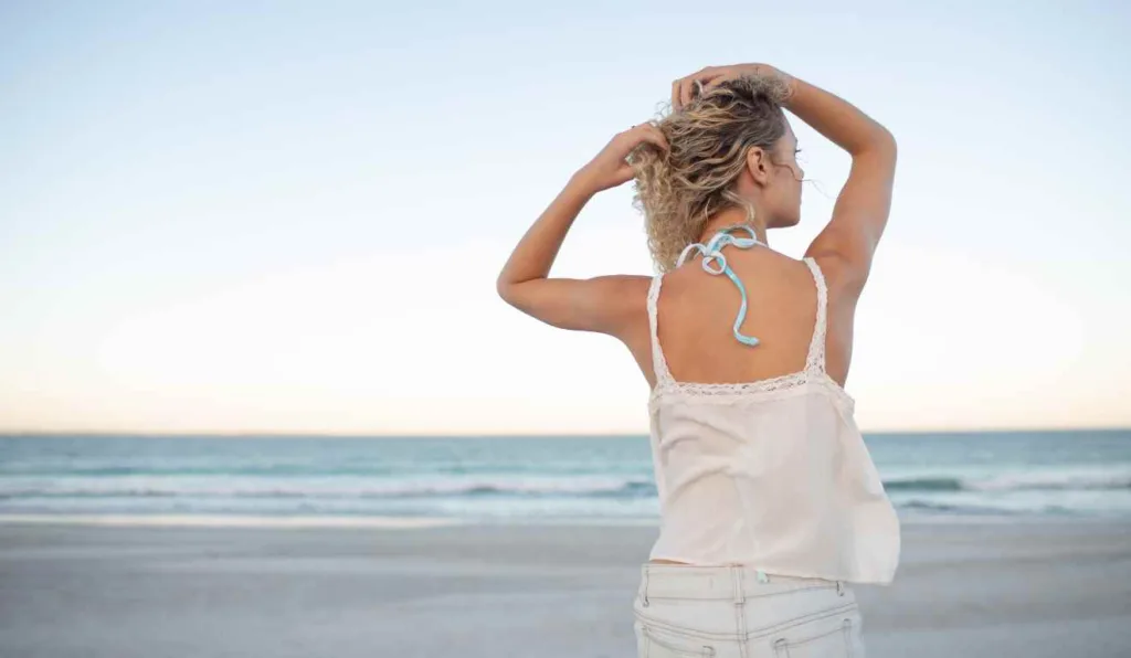 Como manter a autoestima no verão? Confira dicas de psicóloga