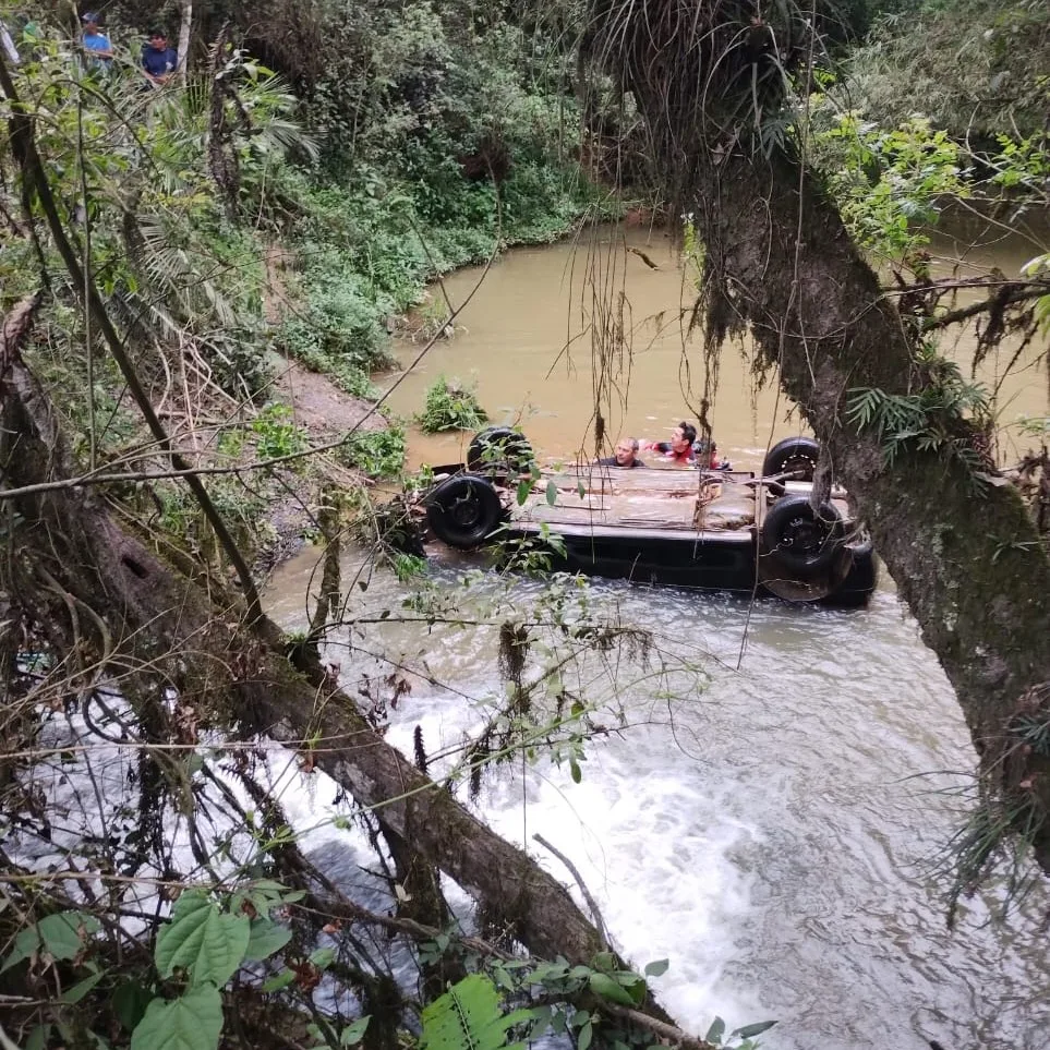 Jovens estavam desaparecidos desde sexta-feira (25)