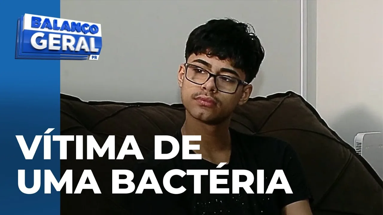 Nicolas machucou o braço e a vida dele mudou; Sem os pés, o menino anda de joelhos pela casa