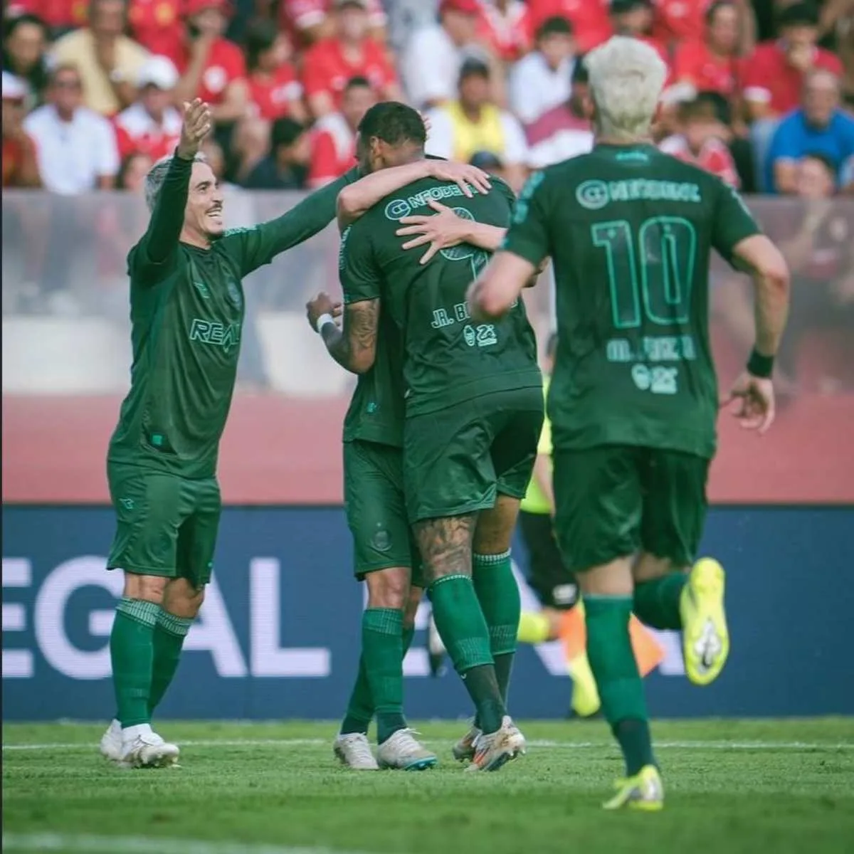 Chapecoense x Coritiba: onde assistir aos jogos de hoje (17/11/2024)