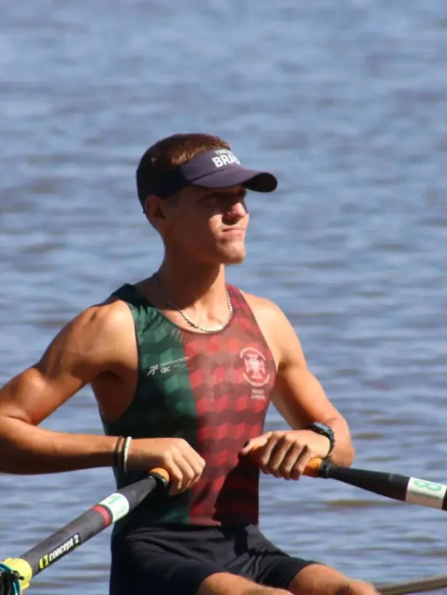 Adolescente de 17 anos compartilhava nas redes o dia a dia com o remo (Foto: Redes Sociais) 