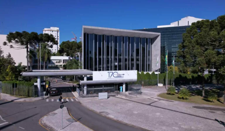 Gastos milionários dos parlamentares com verba de ressarcimento são tema do Jornal da Manhã