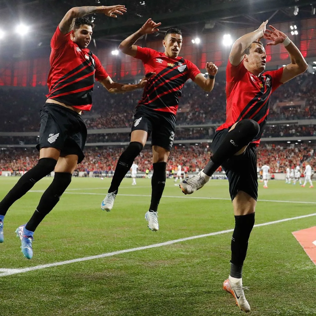 Athletico-PR x Vitória 2024 Escalações Desfalques Onde assistir