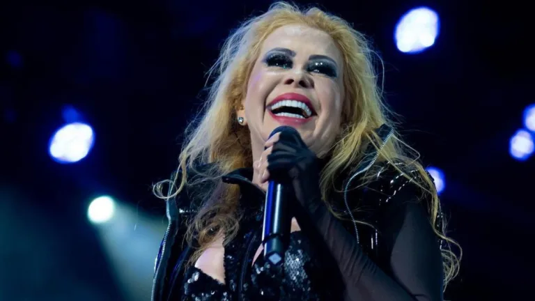 Cantora Joelma irá usar cadeira de rodas