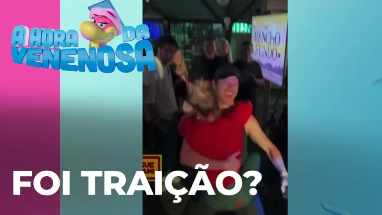 José Loreto e Luisa Arraes, esposa de Caio Blat, se beijam em festa