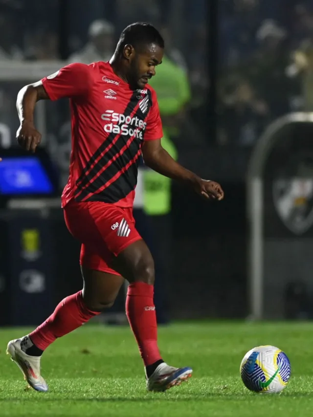 Nikão, do Athletico, se pronuncia sobre afastamento