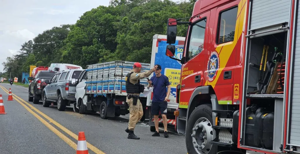 Polícia orienta motoristas após acidente na PR-407