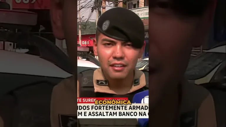 Suspeitos fortemente armados assaltam um banco e rendem vigilantes, em Curitiba