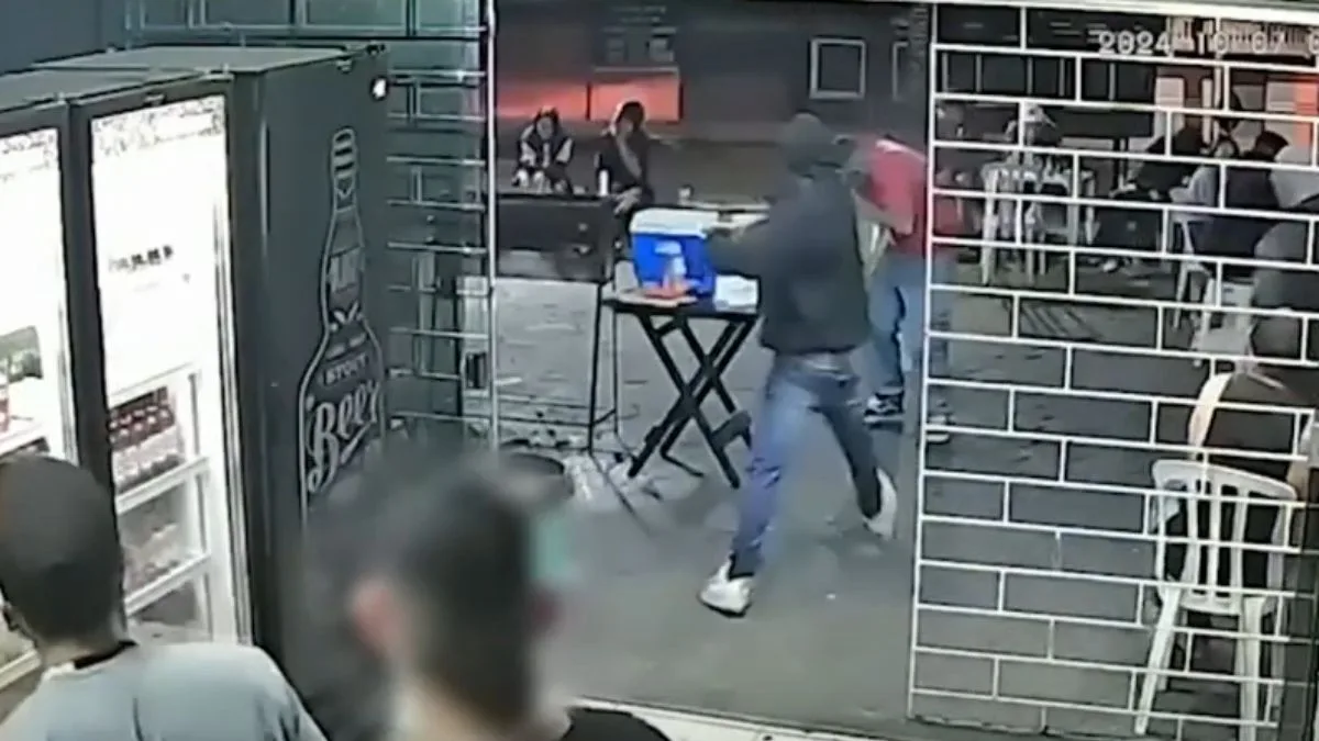 Jovem é baleado 7 vezes após discussão em distribuidora no Paraná