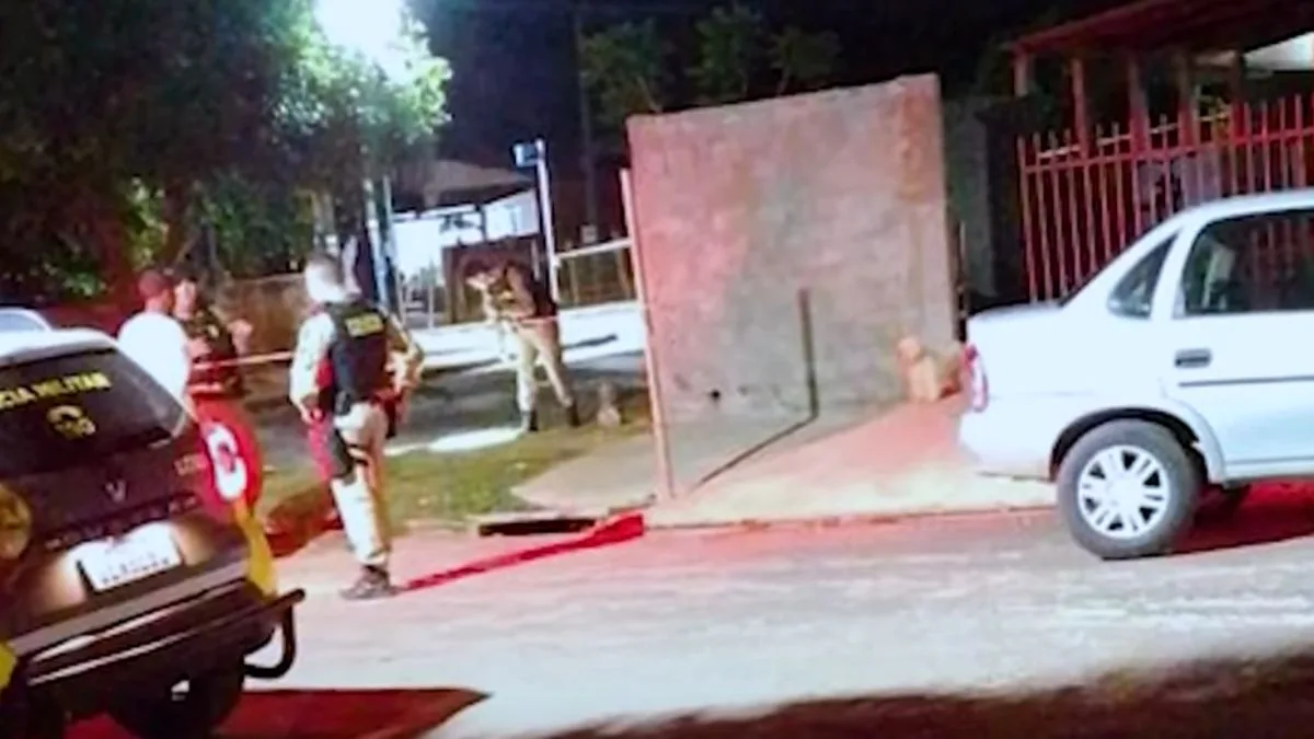 Mulher é morta a tiros dentro de casa no Paraná; criança é atingida