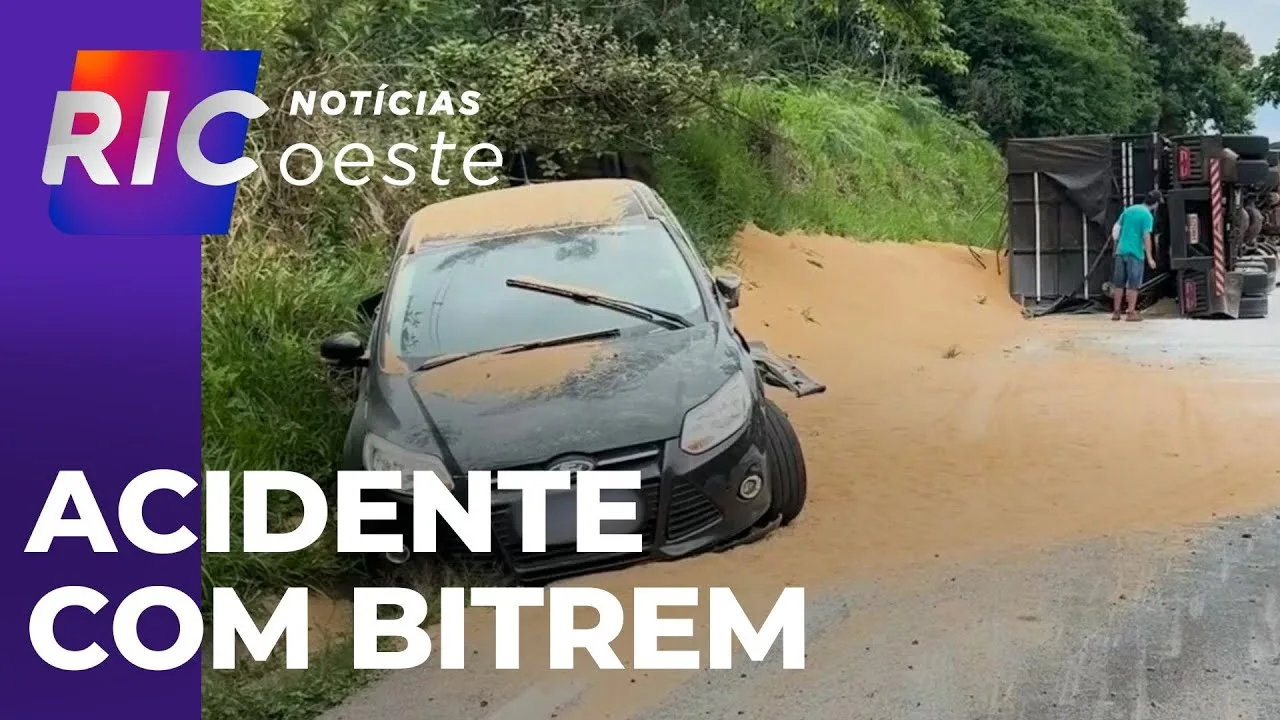 Acidente envolve um bitrem e quatro carros; caminhão teria passado por problemas mecânicos