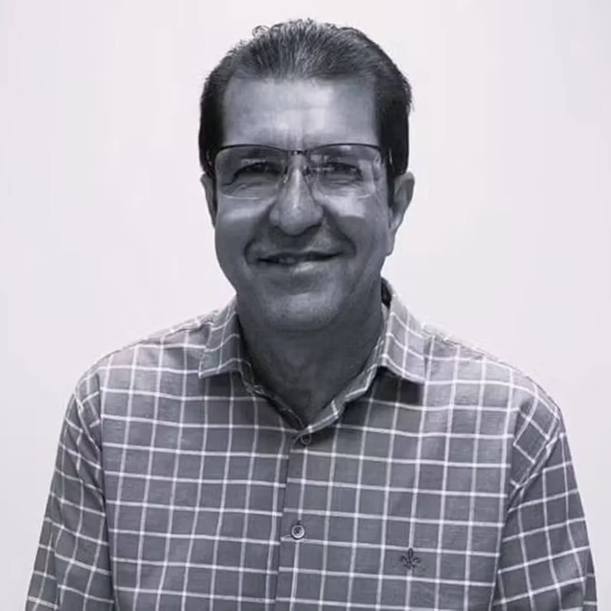 Ex-vereador morre em grave acidente de carro após ficar preso às ferragens