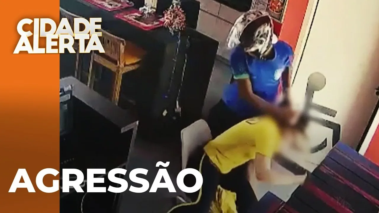 Mulher é arrastada, agredida e tem o cabelo puxado pelo ex em recepção de academia