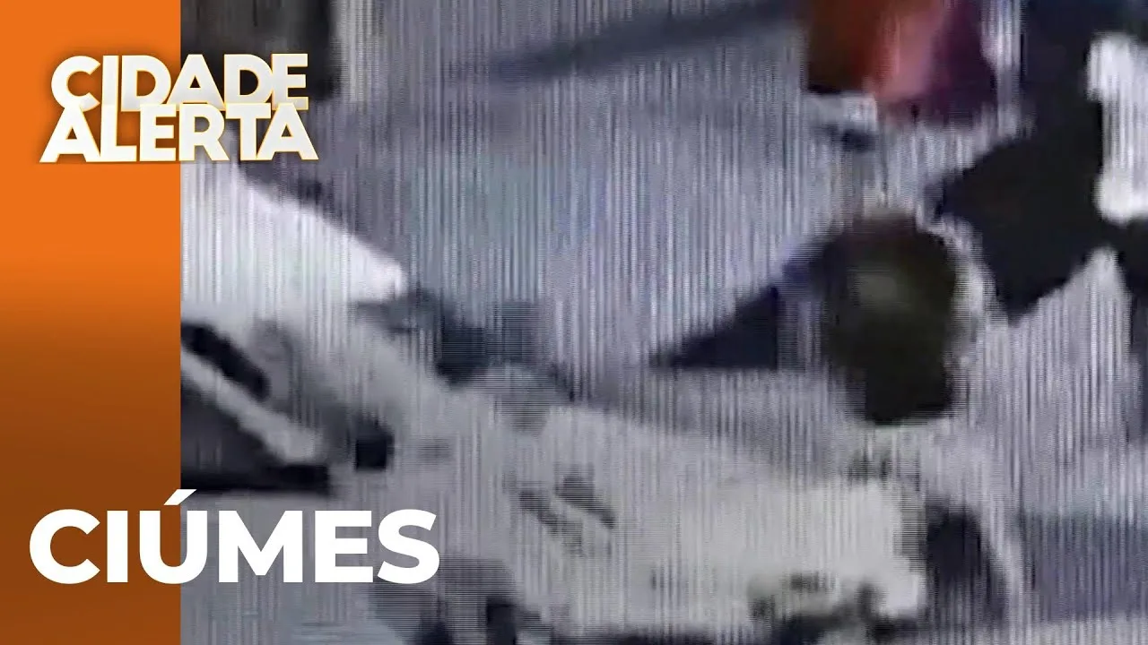 Com ciúmes da esposa, rapaz esfaqueia ex-namorado desta no meio da rua em Curitiba