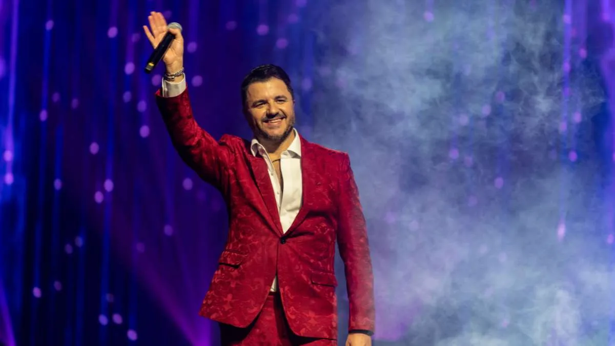 Maurício Manieri chega a Curitiba comemorando 25 anos de carreira