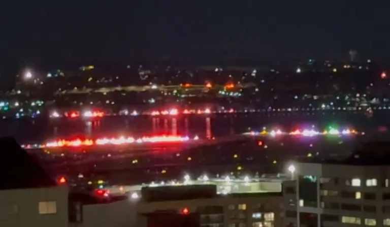 Avião e helicóptero caíram no rio Potomac, próximo ao aeroporto de Washington
