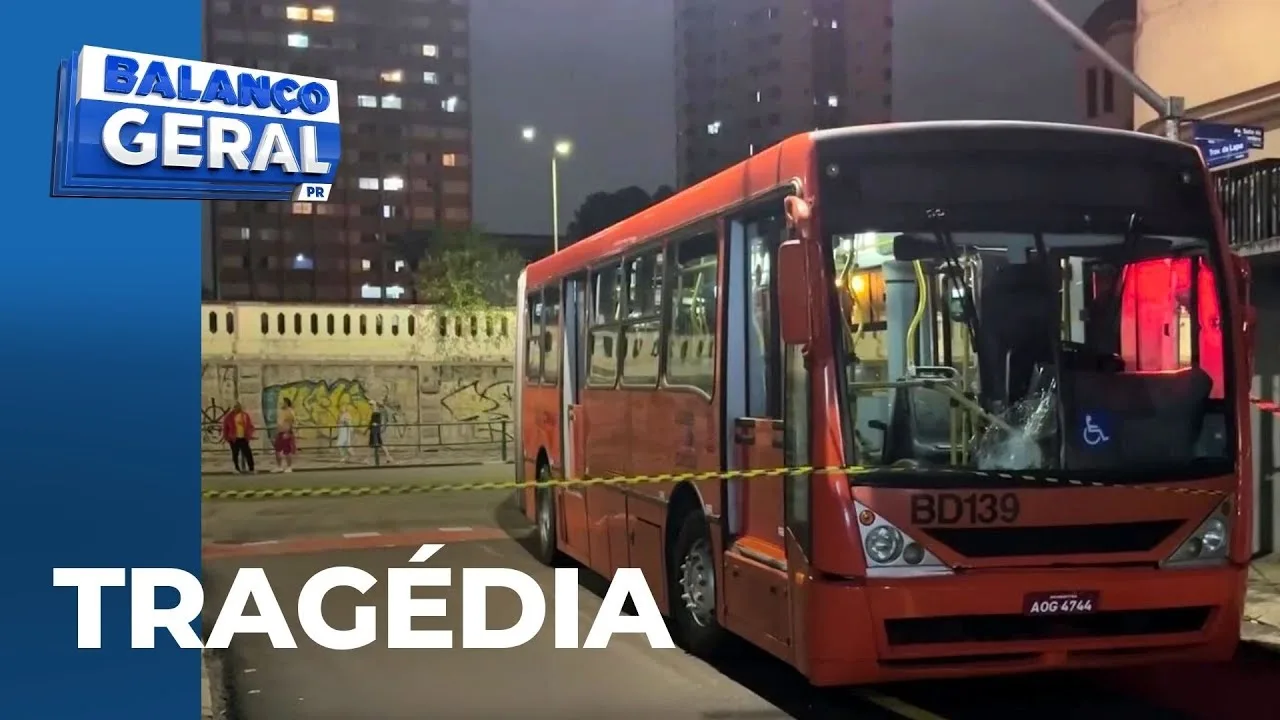 Idoso morre atropelado por biarticulado em Curitiba; vítima não teria olhado antes de atravessar