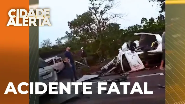 Acidente fatal: Carro desgovernado invade pista e colide de frente