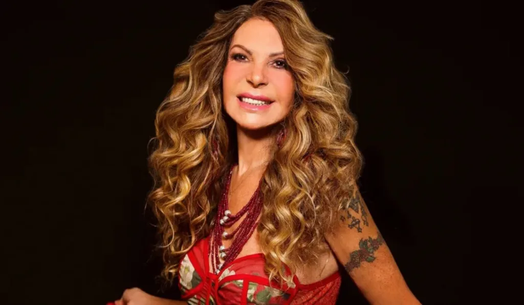 Teatro Guaíra recebe a cantora Elba Ramalho nesta quinta-feira (30)