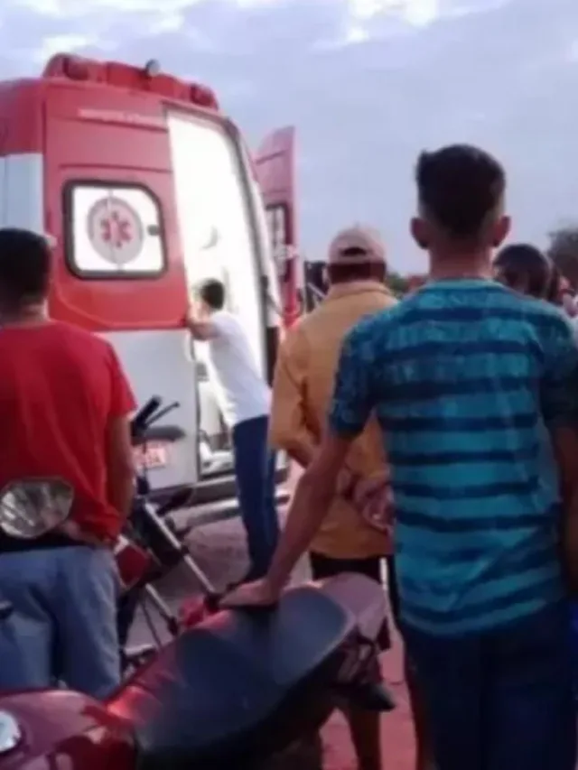 Estudante mata três colegas a tiros dentro de escola