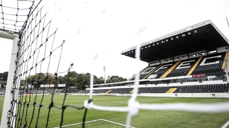 Estádio Germano Krüger, em Ponta Grossa.